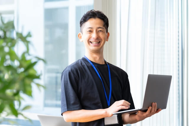 プロが手がけるドローンショーの演出技術